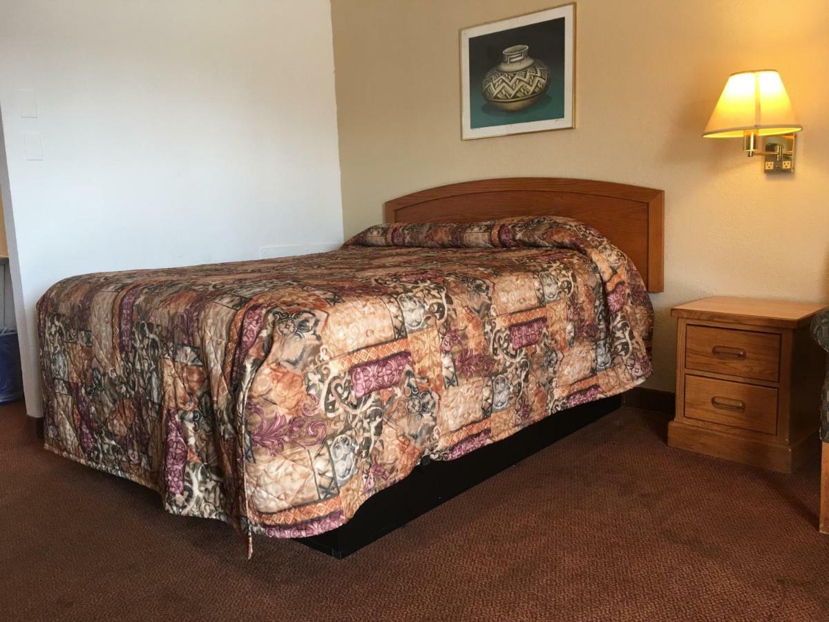 Thunderbird Motel Хилсбъро Екстериор снимка