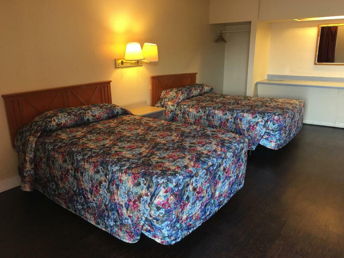 Thunderbird Motel Хилсбъро Екстериор снимка